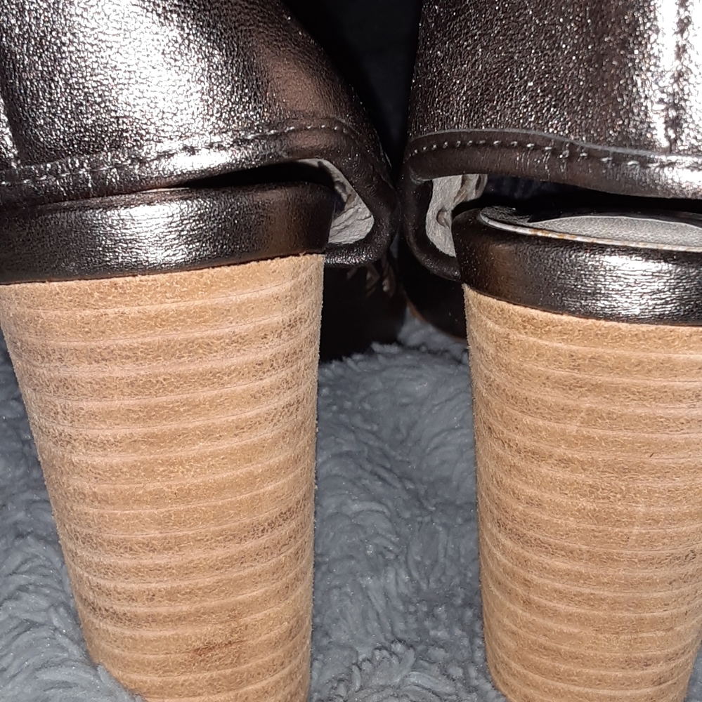 Sandals - Picture 5 of 8